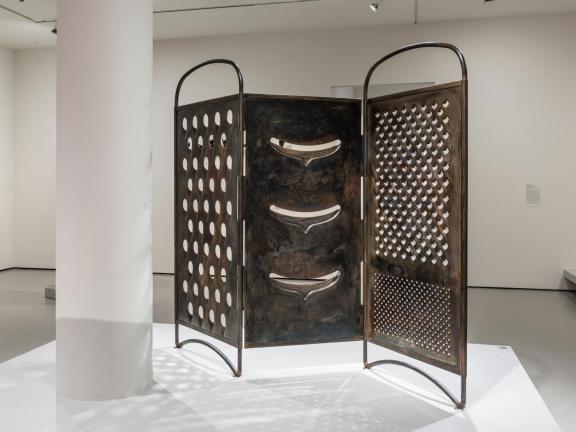 Mona Hatoum, Grater Divide, 2002. Painted mild steel