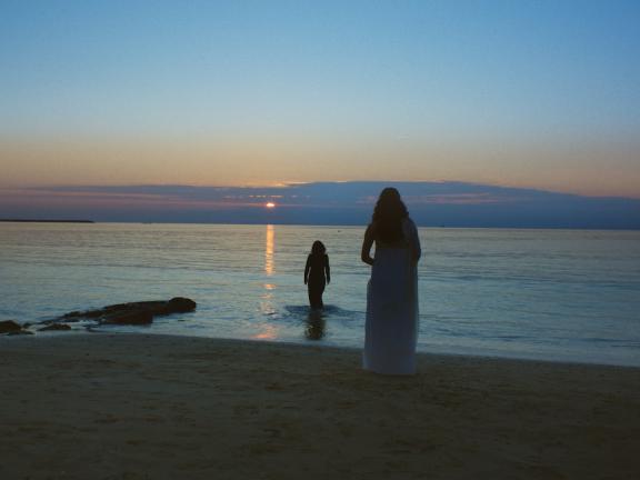 Still from Apollon by Day Athena by Night (2024), by Emine Yıldırım.