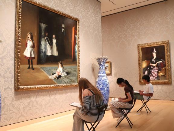 teens drawing in the galleries