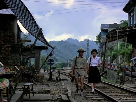 Still from Dust in the Wind (1986), by Hsiao-hsien Hou.