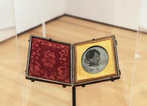 Inkjet print on metallic paper in historical case