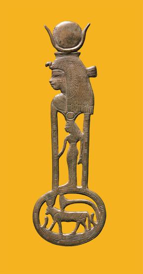 Unknown artist, necklace counterpoise with Queen Tiye as the goddess Hathor, Egyptian, New Kingdom, Dynasty 18, reign of Amenhotep III, 1390–1352 BCE