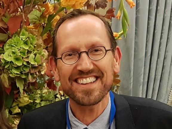 Headshot of art historian Bart Fransen