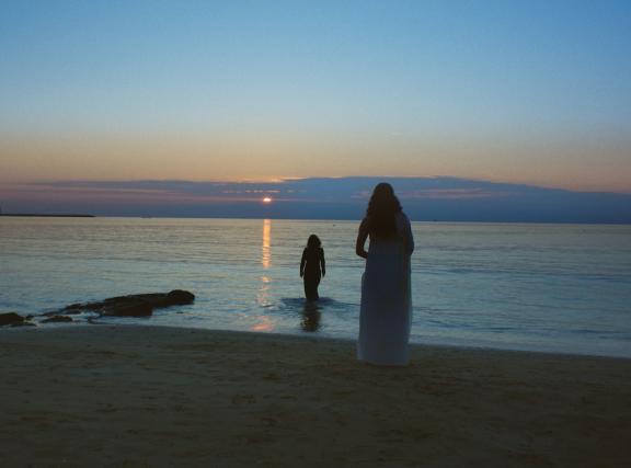 Still from Apollon by Day Athena by Night (2024), by Emine Yıldırım.